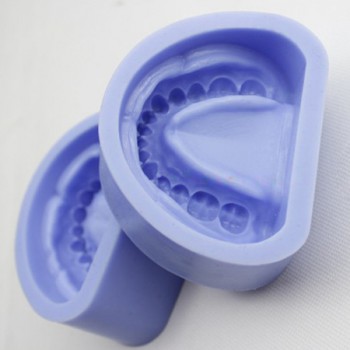 Silicone model for dental cavity preparation block